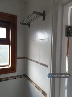 Wc &amp; Shower Window