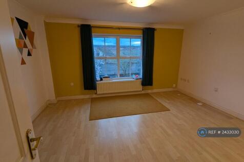 Living/Dining Room (First Floor)