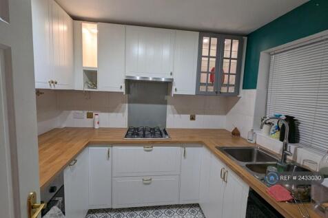 Kitchen (First Floor)
