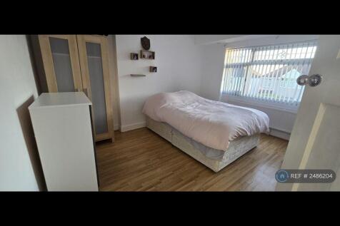 Front Double Bedroom