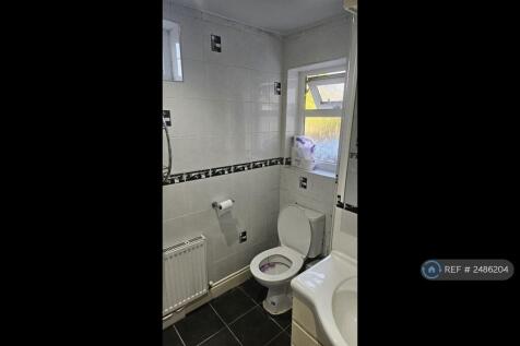 Upstairs Family Bathroom