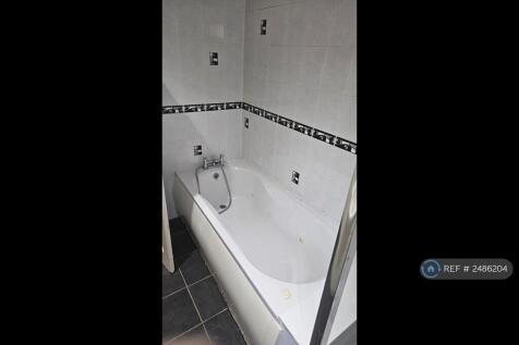 Upstairs Family Bathroom