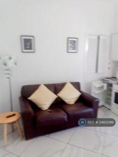 Sitting Room / Small Kitchen 
