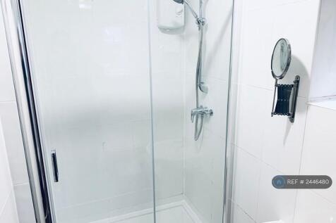 Bathroom (Wc, Sink &amp; Shower)
