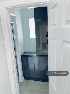 Bathroom (Wc, Sink &amp; Shower)