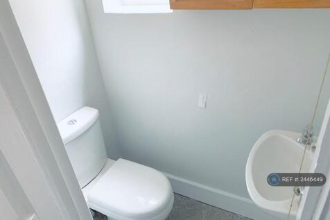 Bathroom (Wc, Sink &amp; Shower)