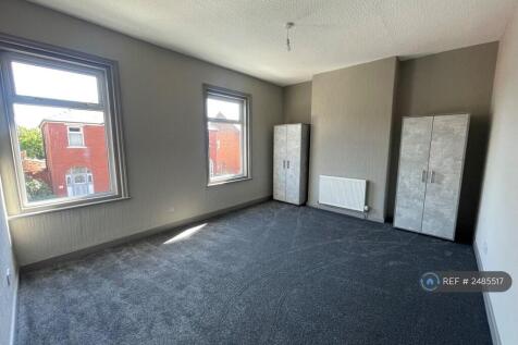Master / Front Bedroom