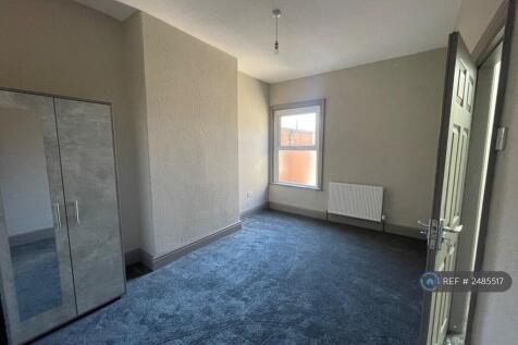 Middle Bedroom