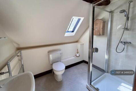 En-Suite To Master Bedroom