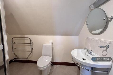 En-Suite To Bedroom 2