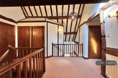 !St Floor Hallway/Landing