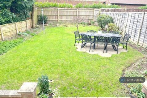 Spacious Garden