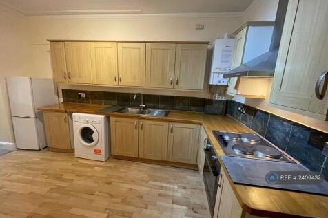 Livingroom/ Kitchen