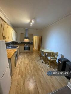 Livingroom/ Kitchen