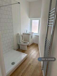 En Suite Bedroom 4 