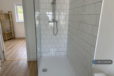 En Suite Bedroom 4