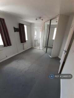 Master Bedroom Towards En-Suite