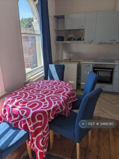 Newly Refurbished Kitchen Dining Lounge 