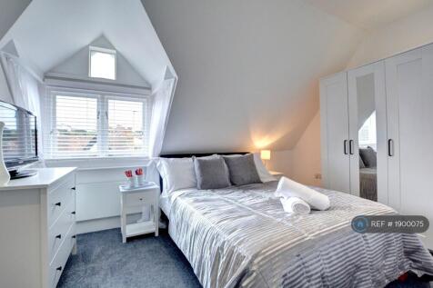 Bedroom With Ensuite Shower Room