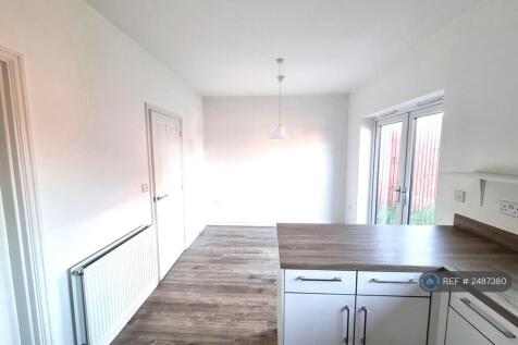Kitchen &amp; Dinning Area