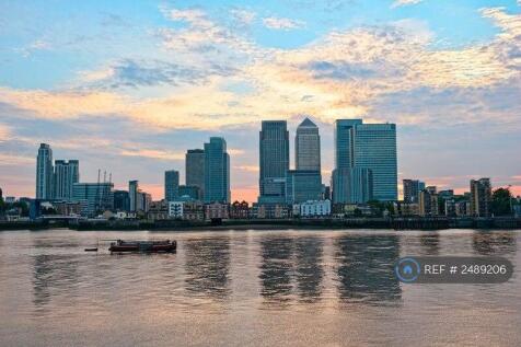 View From The Thames Promenade Walk Mnts From Flat