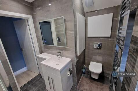 Bathroom Upstairs