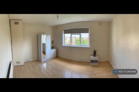 Master Bedroom (End Of Corridor)