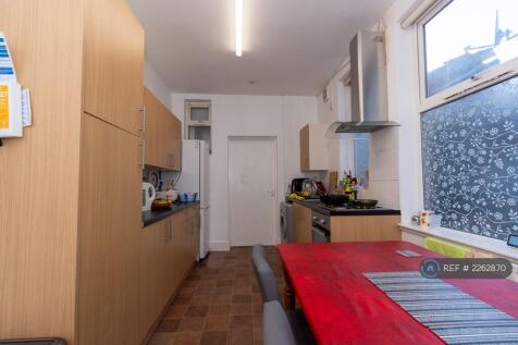 Kitchen / Dining