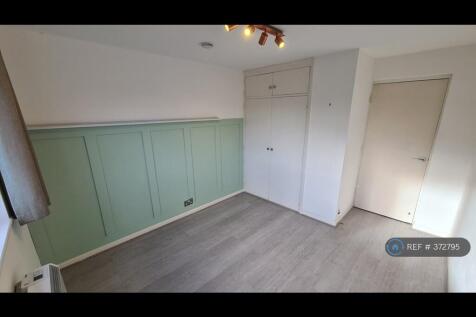 Large Bedroom