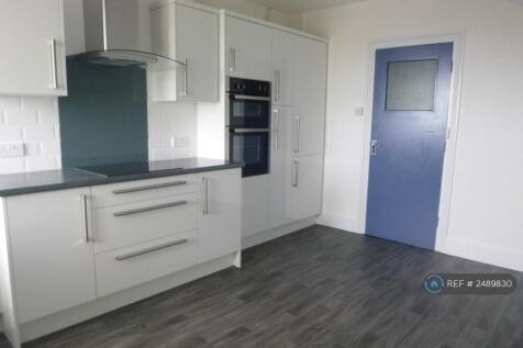 High Gloss White Fitted Kitchen