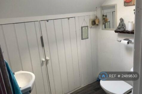 Separate Toiletroom, Basin&amp;Cupboard(Not Ornaments)