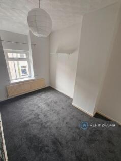 Bedroom 1 (1)