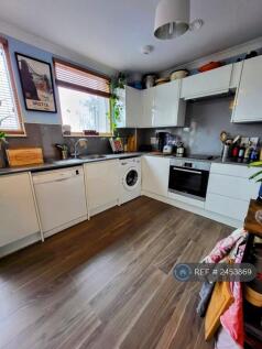 Living Room/Kitchen/Dining - Picture 5
