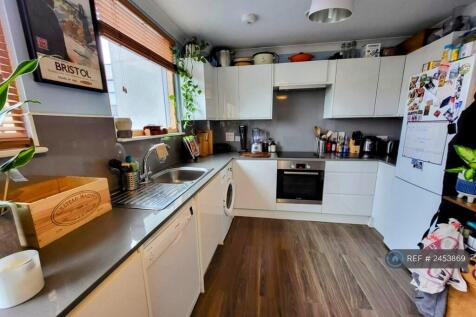 Living Room/Kitchen/Dining - Picture 6