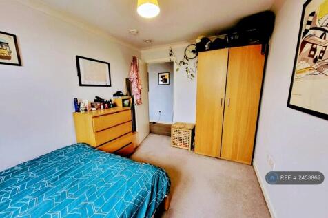 Bedroom 2 - Picture 2