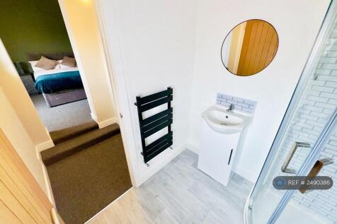 Room 5 Ensuite