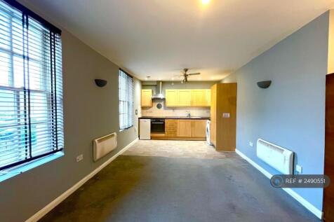 Lounge Kitchen 