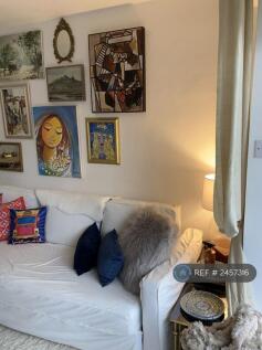 Statement Decor