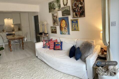 Statement Decor