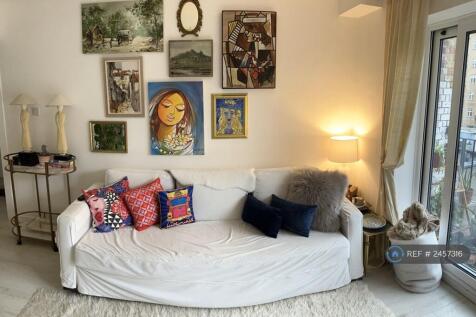 Statement Decor