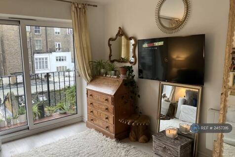 Statement Decor