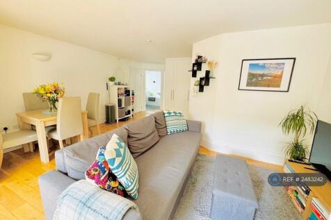 Living Area - Reception Room