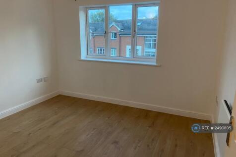 Bedroom 1 (First Floor)