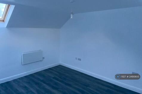 Bedroom 2 (Top Floor)