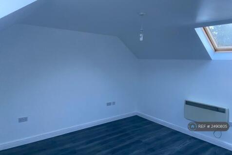 Bedroom 3 (Top Floor)