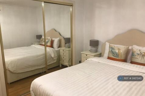 Double Bedroom With Builtin Wardrobe 2