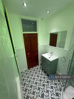 Upstairs Bathroom 1