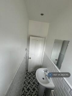 Upstairs Toilet 1