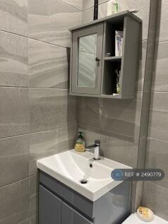 Main/ Family Bathroom