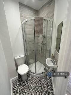 Room 5: Private En-Suite